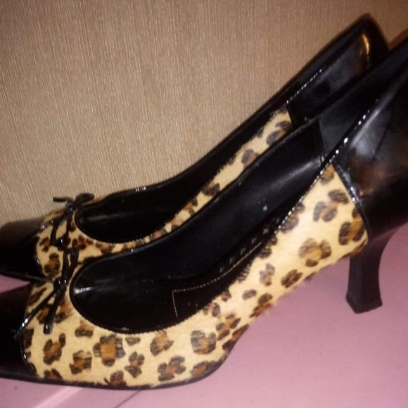 12 pairs of designer shoes - most like new! - Picture 8 of 12